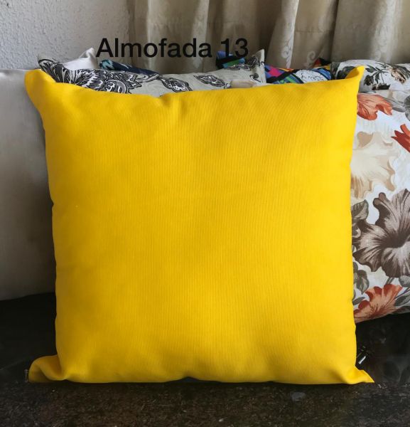 Almofadas lisa amarela 45 x 45