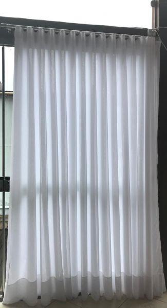Cortina modelo Wave Voil liso e forro microfibra